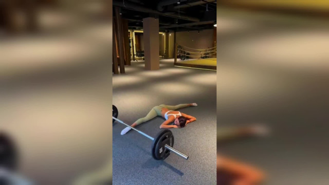 Видео прикол (юмор). Девушки: магия притяжения!