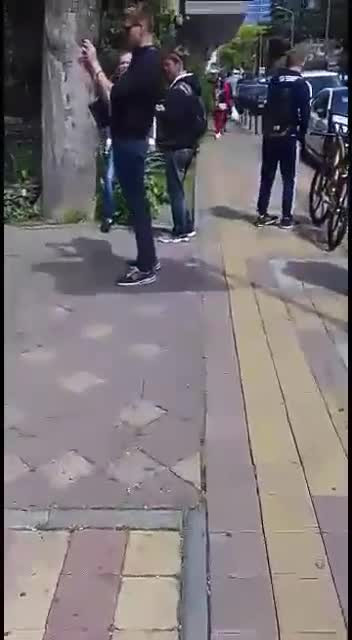 Видео приколы (юмор). Алкоголь для слабаков. Сильные наслаждаются фонтаном!