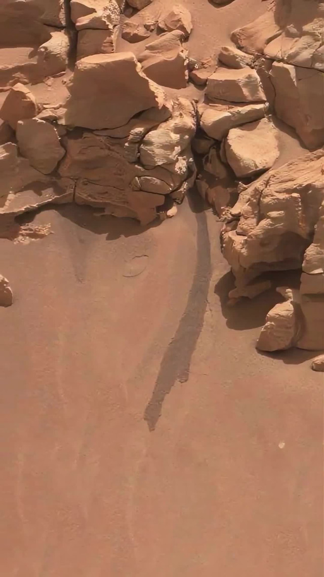 Марс. Как он выглядит с марсохода Curiosity?