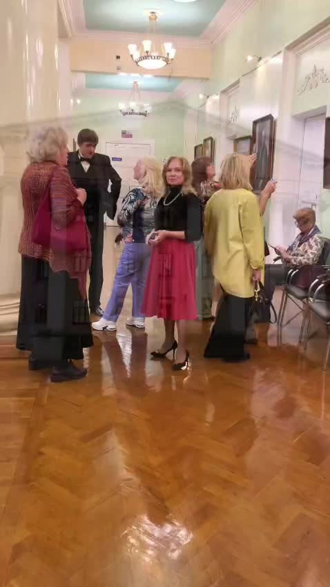 Выставка картин художников А.А.Шилова и В.В.Гуторкина в г.Жуковском Московской области.