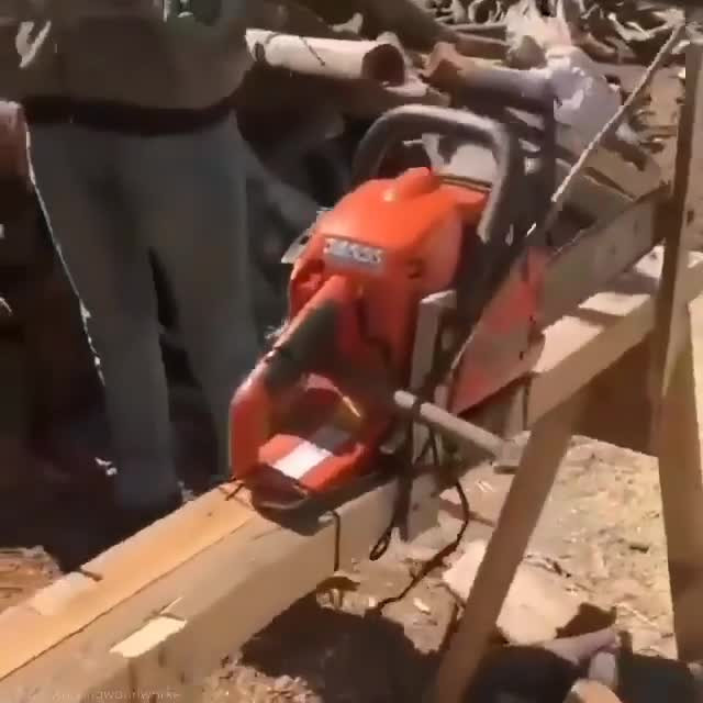 Бытовые хитрости. Оригинальное  применение пилы.