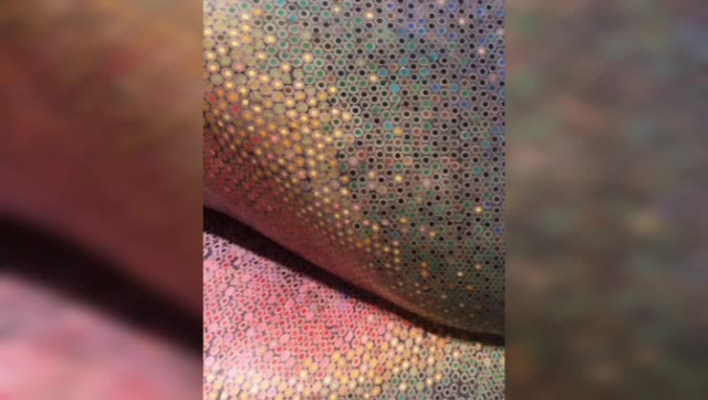 Искусство. Губы радуги из карандашей.