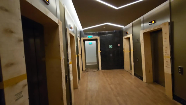 Отсутствие видеокамер. Зафиксировано видеозаписью от 30 октября 2025 года по адресу: г.Москва, ул.Народного Ополчения д.15, к.3 (с 25 по 1 этаж)