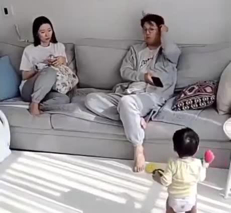 Памятные события. Первые шаги малыша.