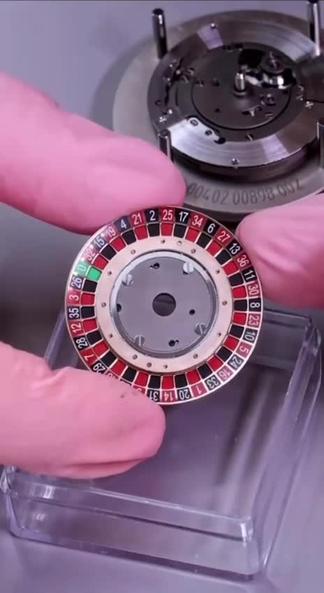 Разное. Часы с рулеткой за 25 000 000 рублей.