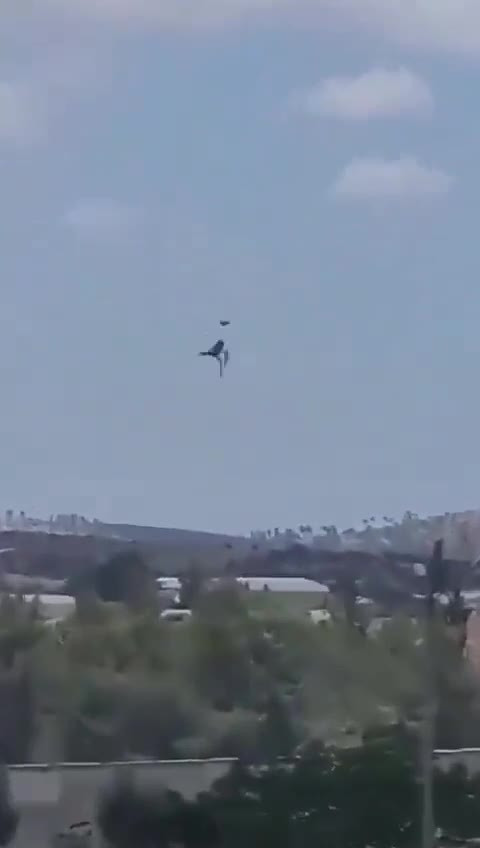 Разное. Дрон можно сбить камнем!