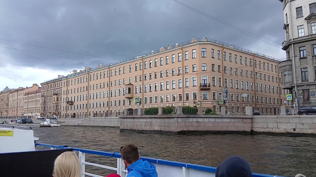По речкам и каналам под мостами г.Санкт-Петербурга